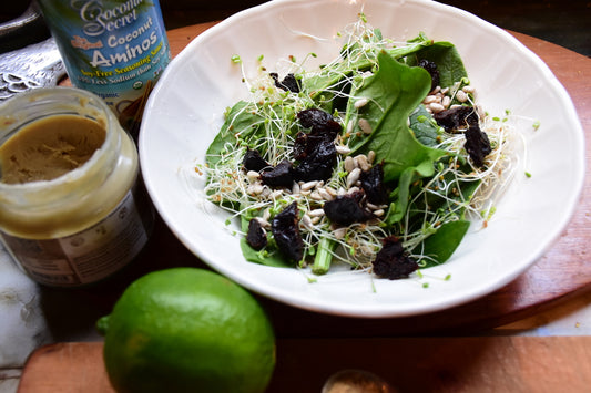 Ensalada de espinaca con ciruelas pasas